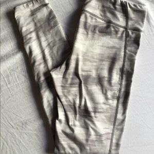 Under armour cold gear leggings woman’s size M